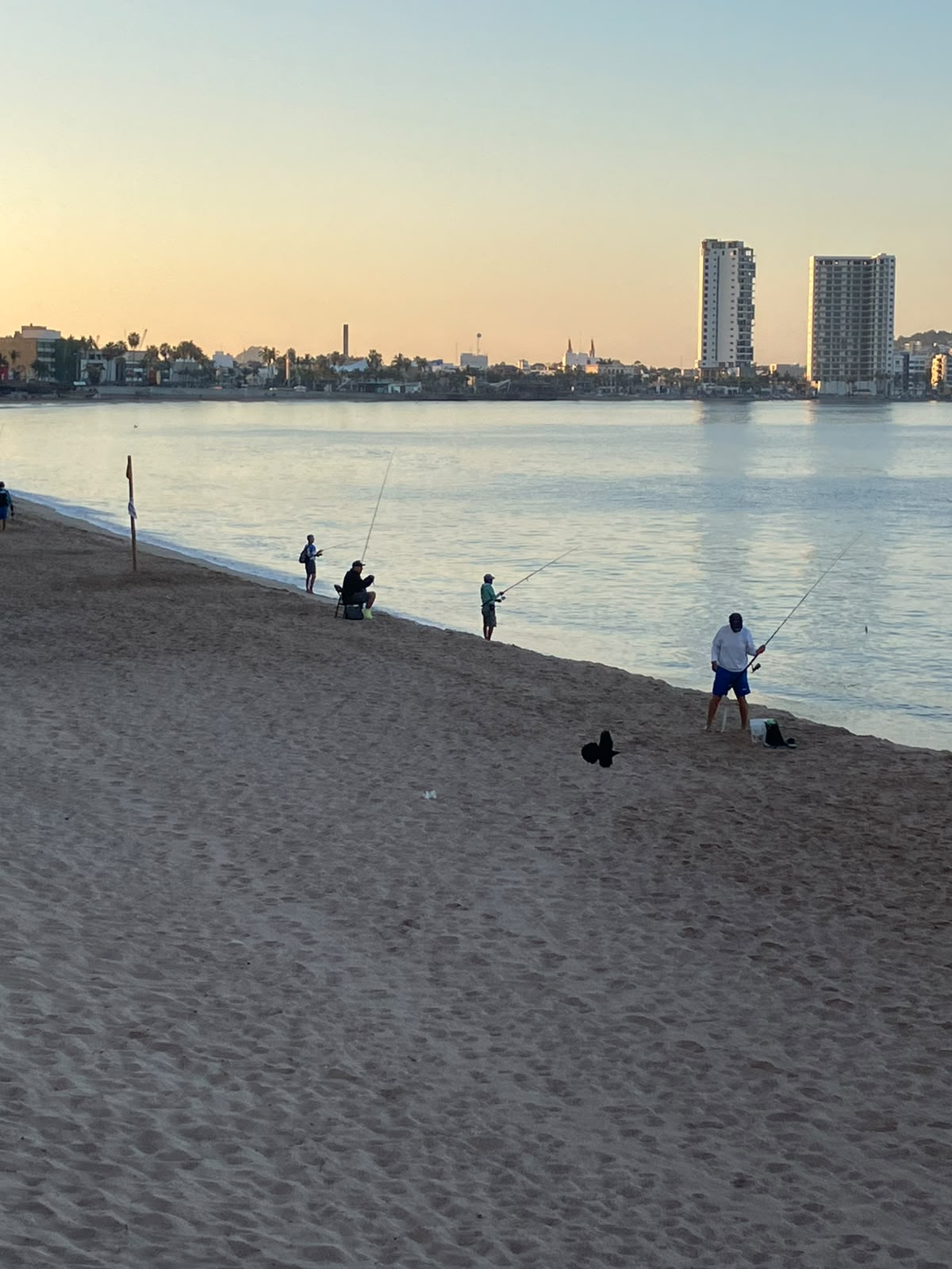 Pescadores en Playa Norte, Mazatlán
